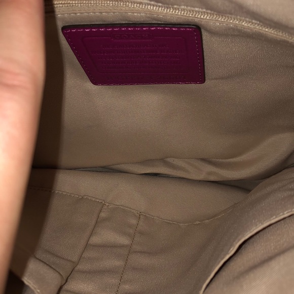 Coach Berry Tote - Picture 7 of 9